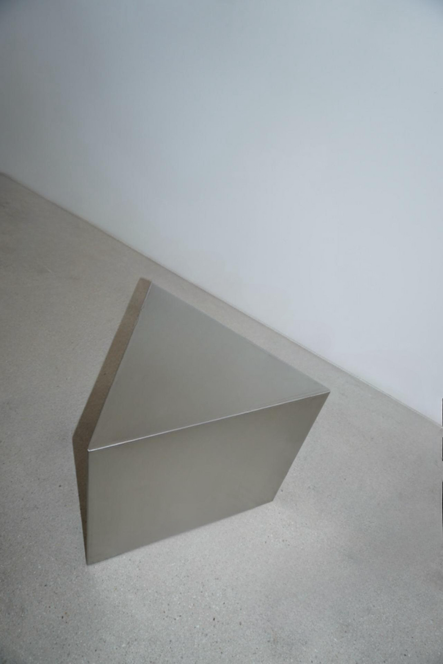 Rohe Side Table