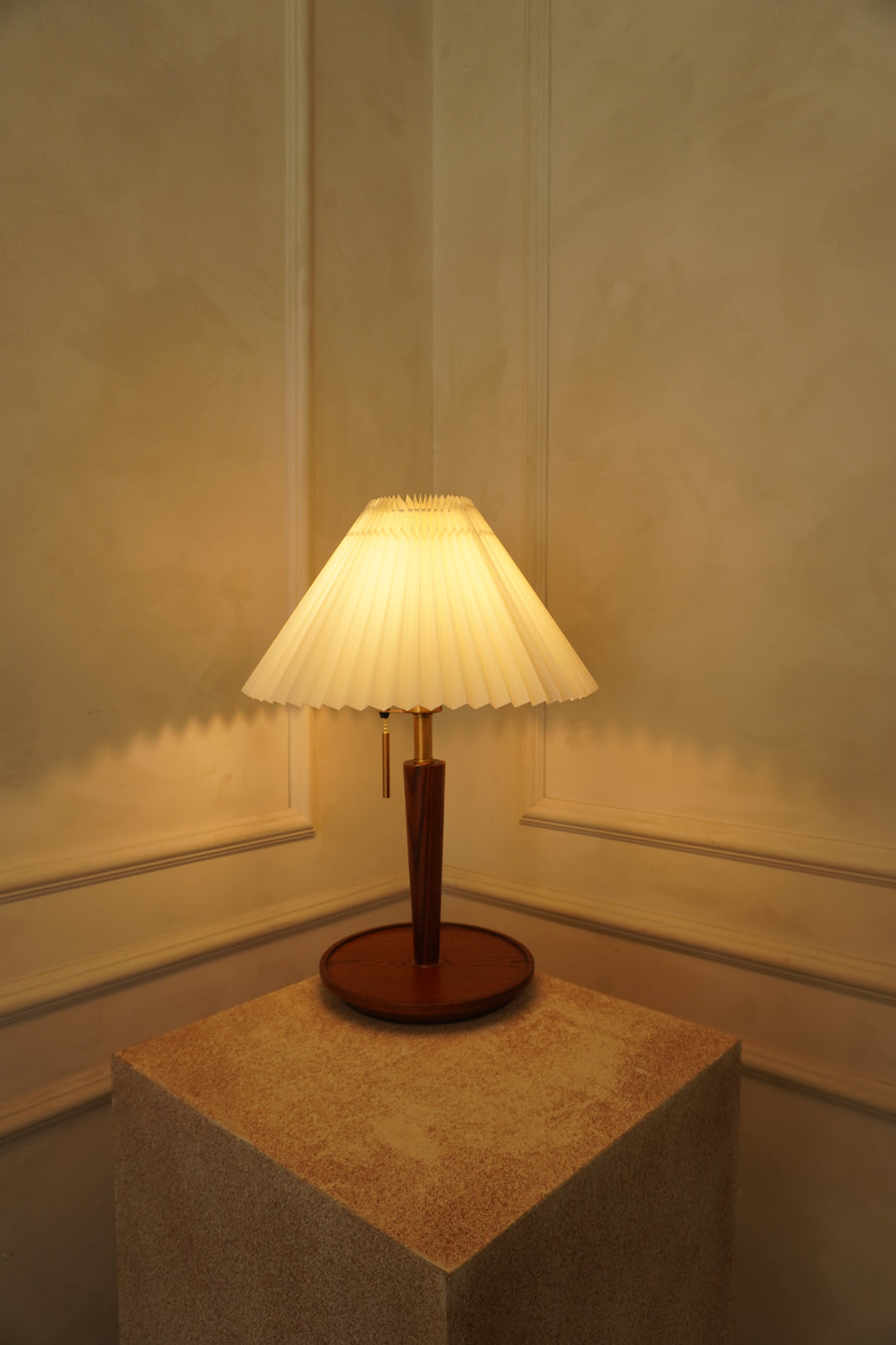 Hokia Table Lamp