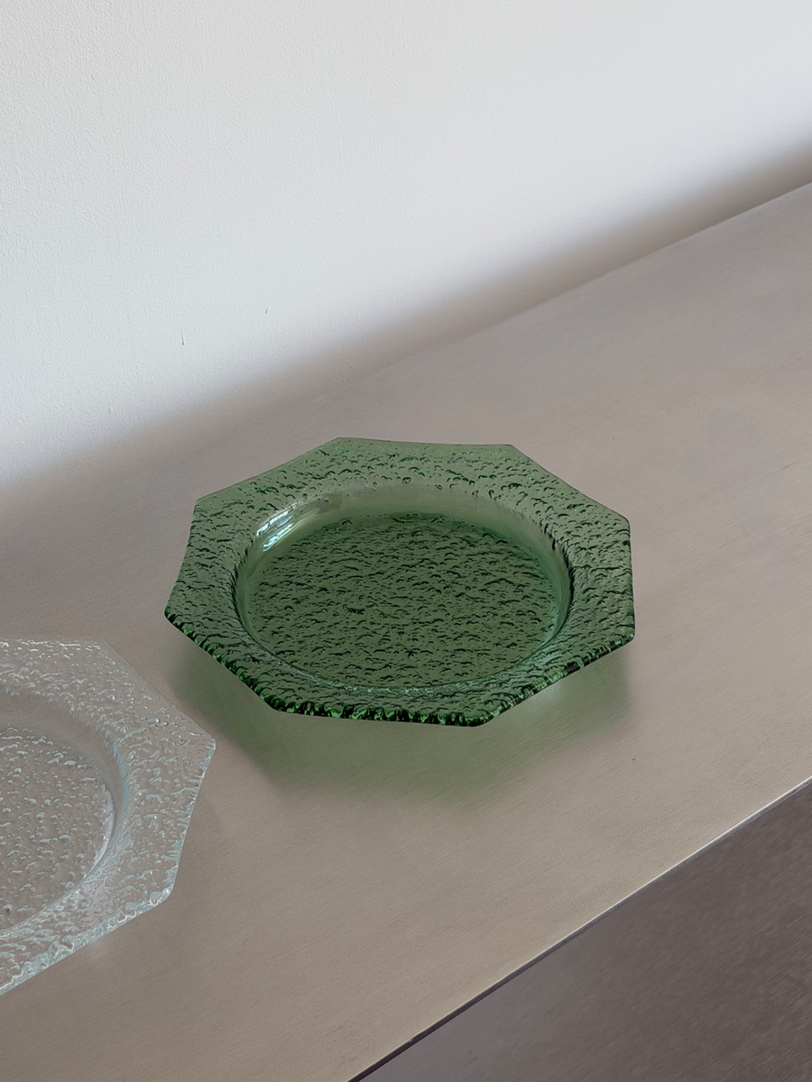 Nue Plate
