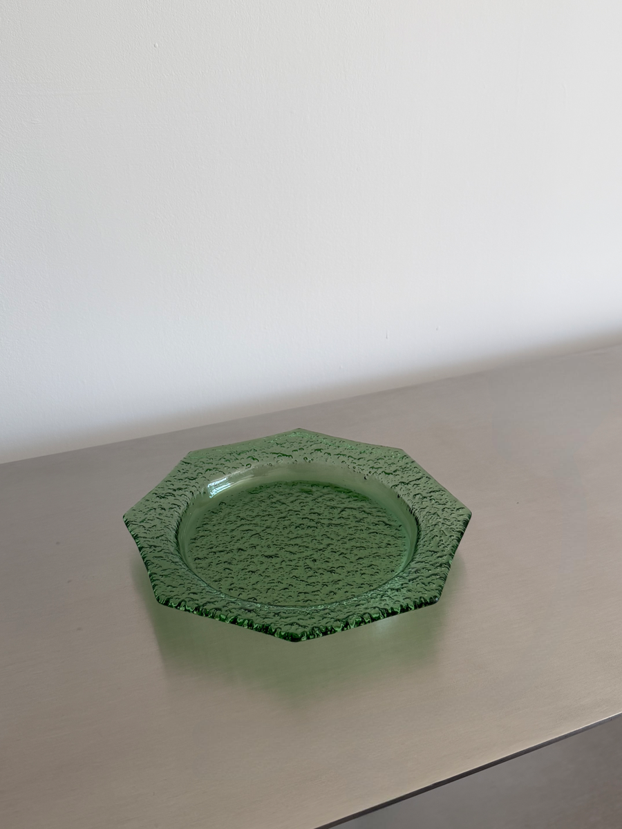 Nue Plate