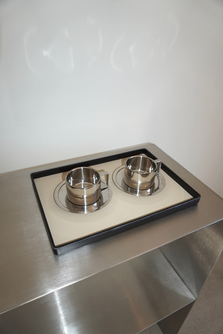 Viro Tray