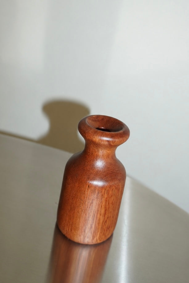 Ulu Bud Vase