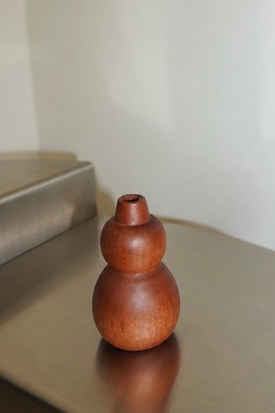 Ulu Bud Vase